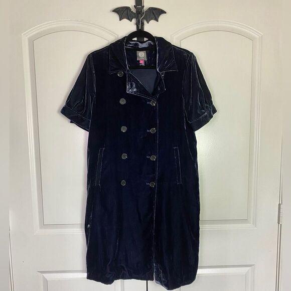Vince Camuto Coat Vintage Inspired Navy Velvet Button Down Elegant size 8 - Picture 1 of 10